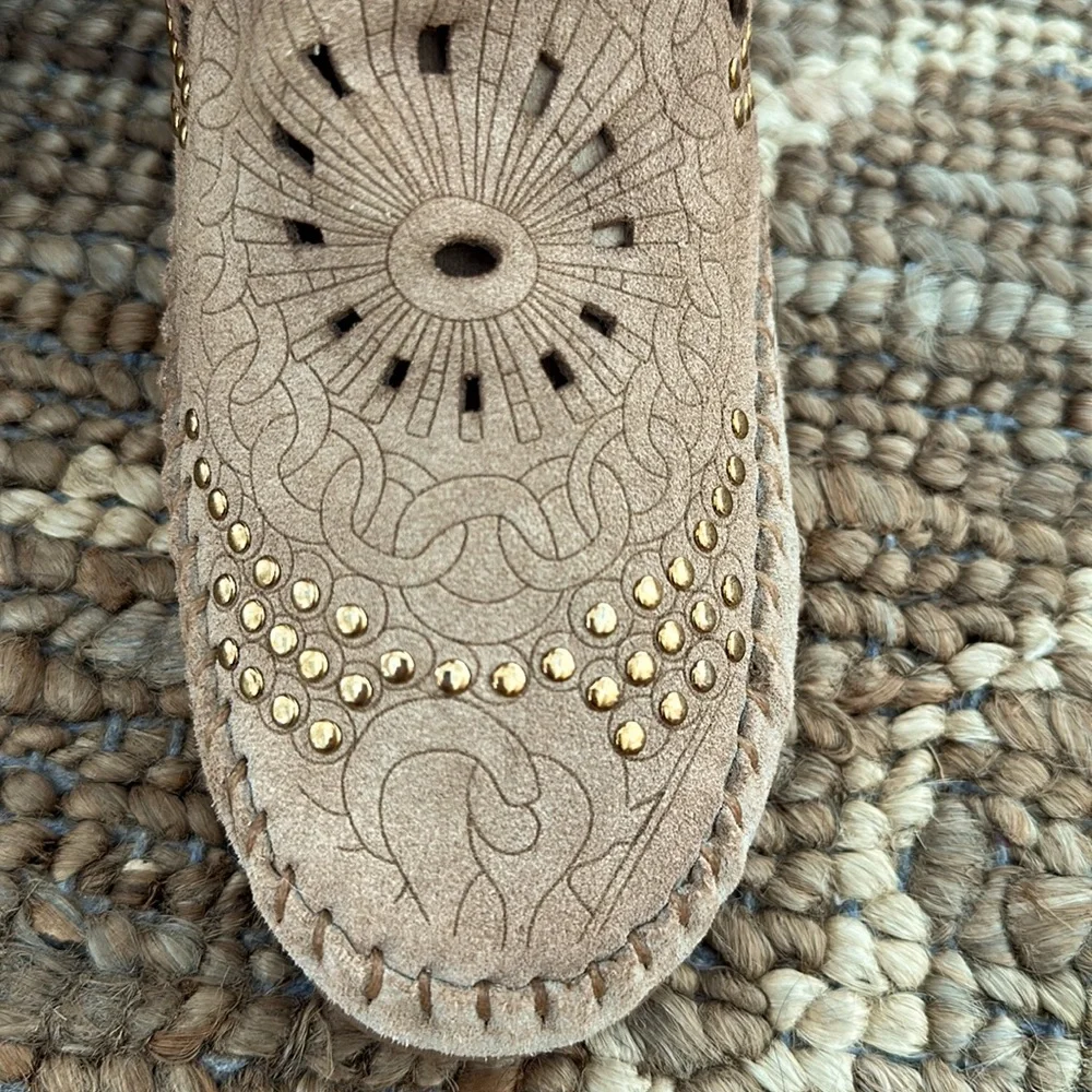 Karma of Charme laser-cut, embossed and gold studded soft leather slouch boots. - Picture 4 of 10